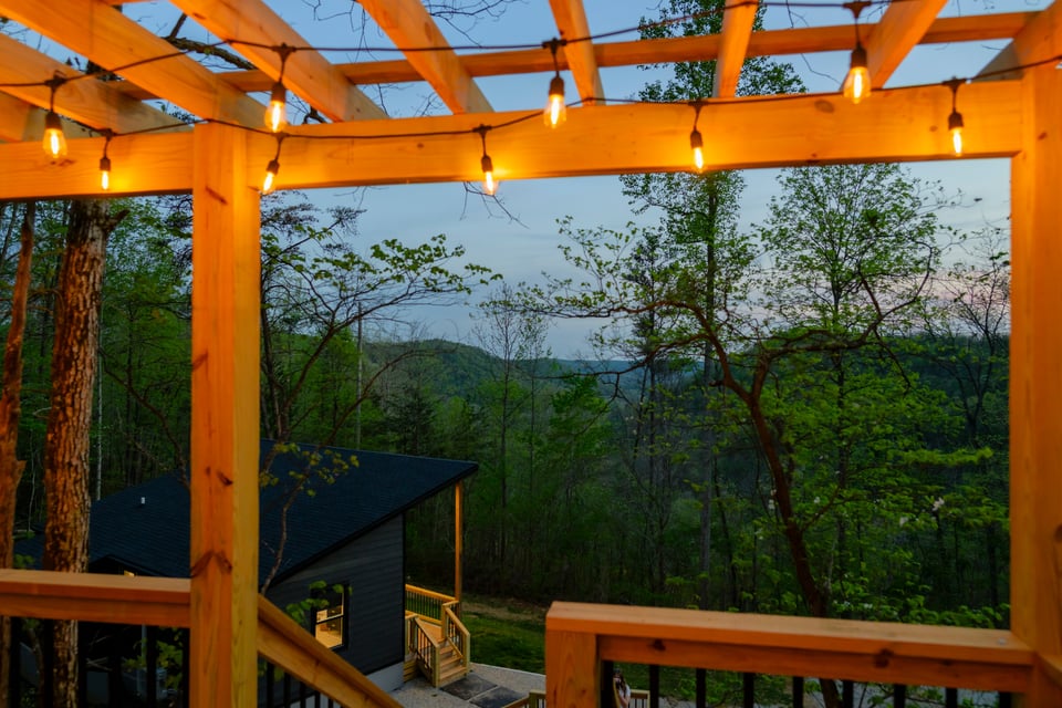 View from Moonlight Ridge looking over Red River Gorge ridgeline at dusk